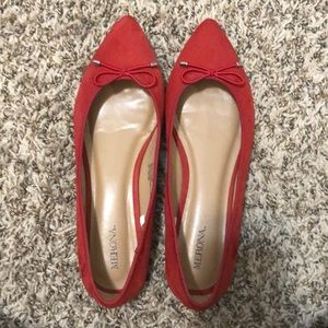 Women’s Red Flats w/ Bow.